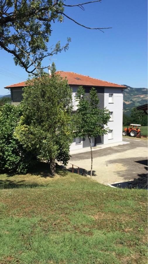 B & B Pratopiano Toano Exterior foto
